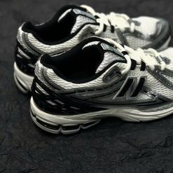 Giay New Balance 1906R Metallic Silver Giày New Balance 1906R Metallic Silver