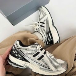Giay New Balance 1906R Silver Metallic Black Giày New Balance 1906R Silver Metallic Black