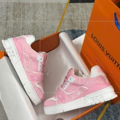 Giay The Thao Nu Louis Vuitton LV Trainer 54 Trang Hong Giày Thể Thao Nữ Louis Vuitton LV Trainer 54 Trắng Hồng